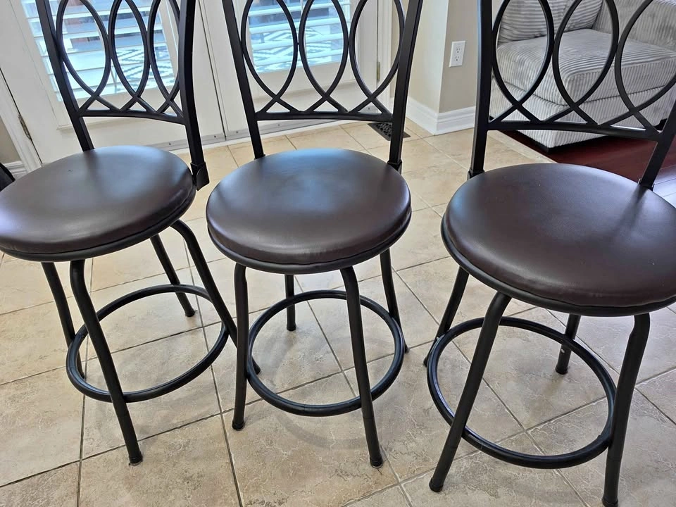 Set of 3 Swivel Metal Bar Stools