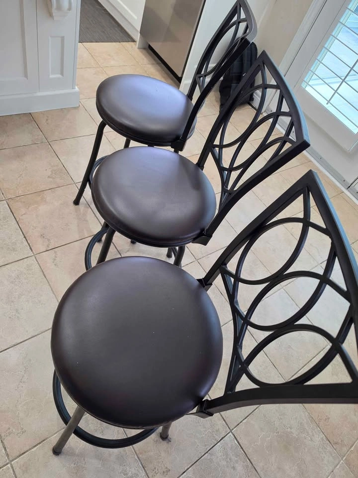 Set of 3 Swivel Metal Bar Stools - photo 2