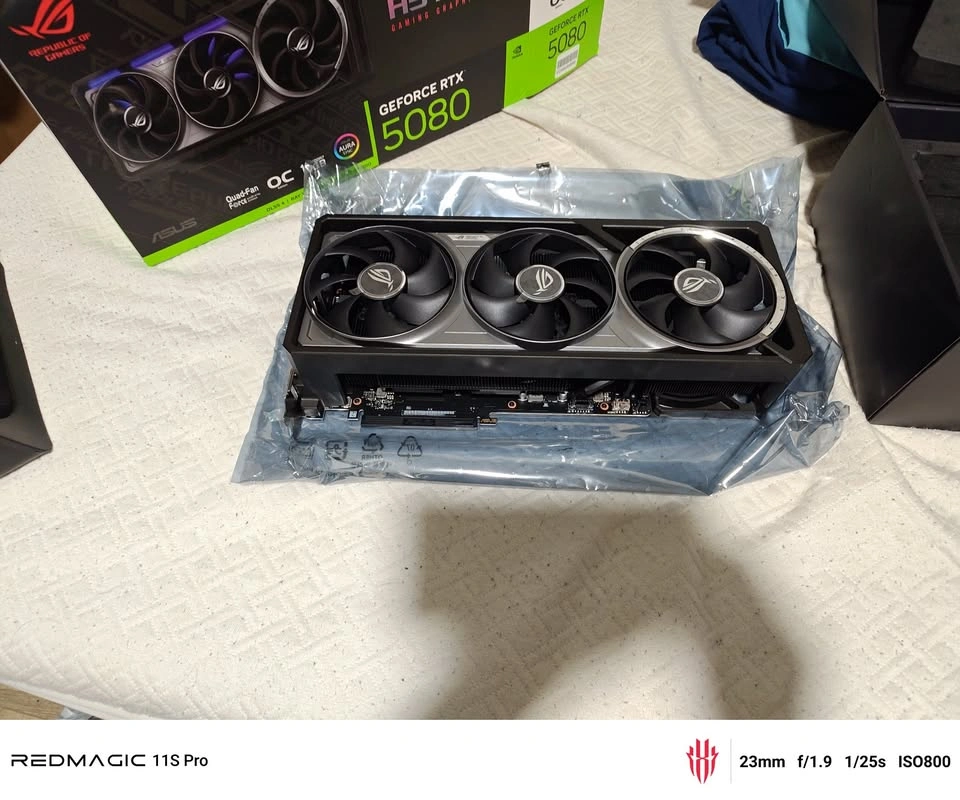 ASUS ROG Astral GeForce RTX 5080 GPU + ROG STRIX 1000W PSU - photo 3