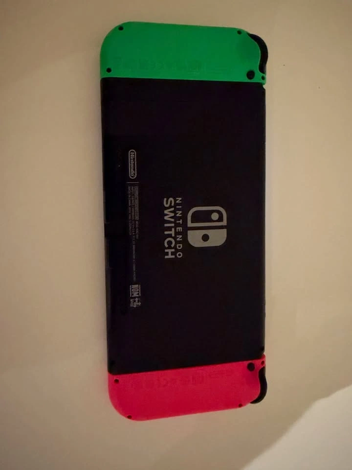 Nintendo Switch Bundle + Pro Controller – Markham - photo 2
