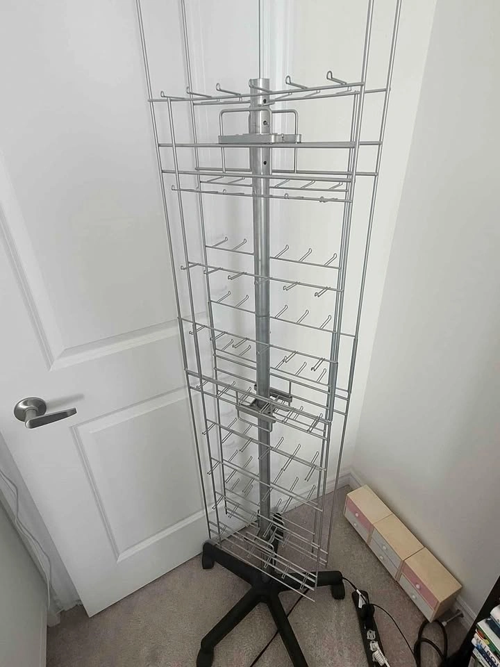 Commercial hanger for your products