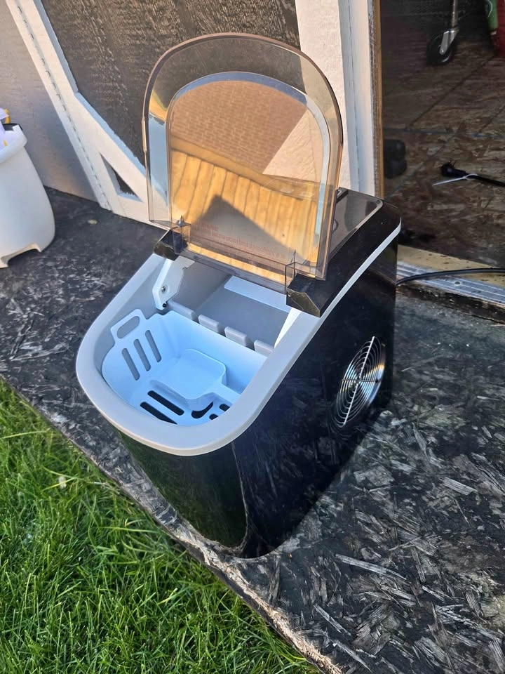 Frigidaire ice maker