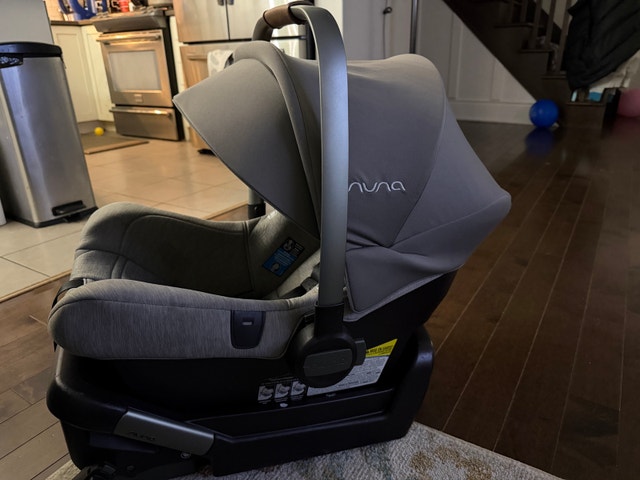 Nuna Pipa Lite Car Seat with Base - photo 2