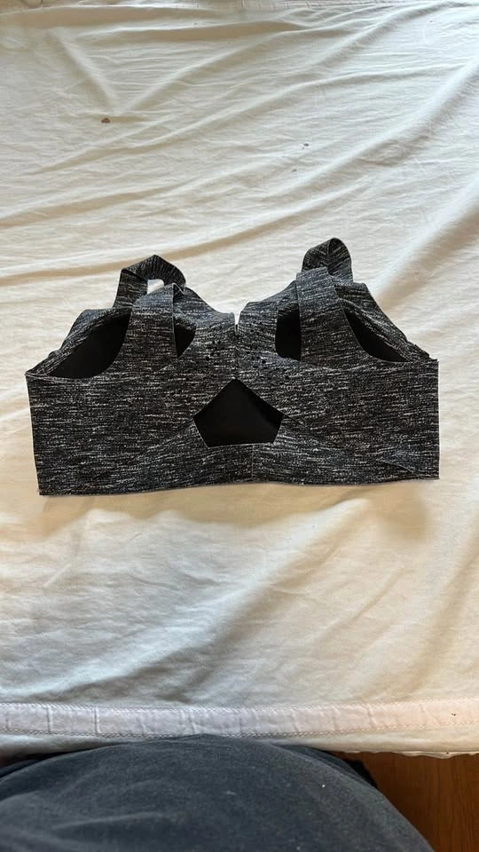 Victoria’s Secret Sports Bra - photo 4