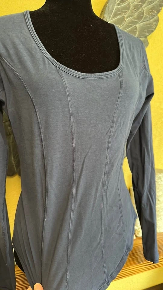 Lululemon Long Sleeve Top - photo 3