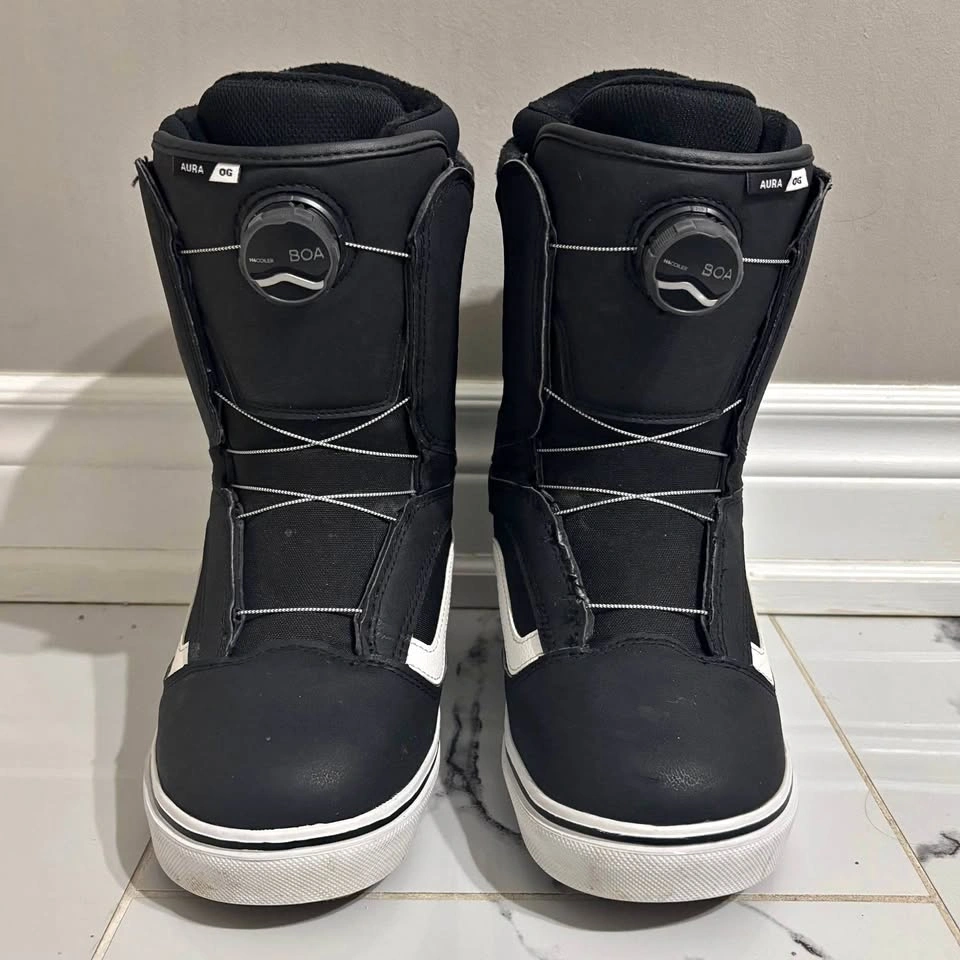 Vans Aura OG BOA Snowboard Boots – US 7 / EU 39