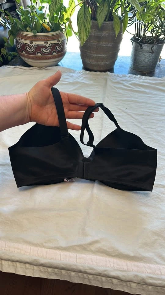 Victoria’s Secret Wireless Lined Semi Demi Bra D38 - photo 4