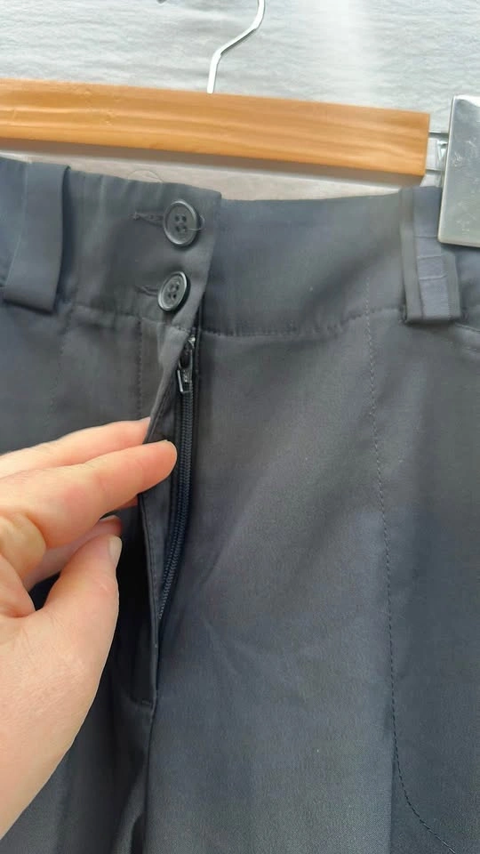 Nike Black Knee-Length Shorts - photo 4