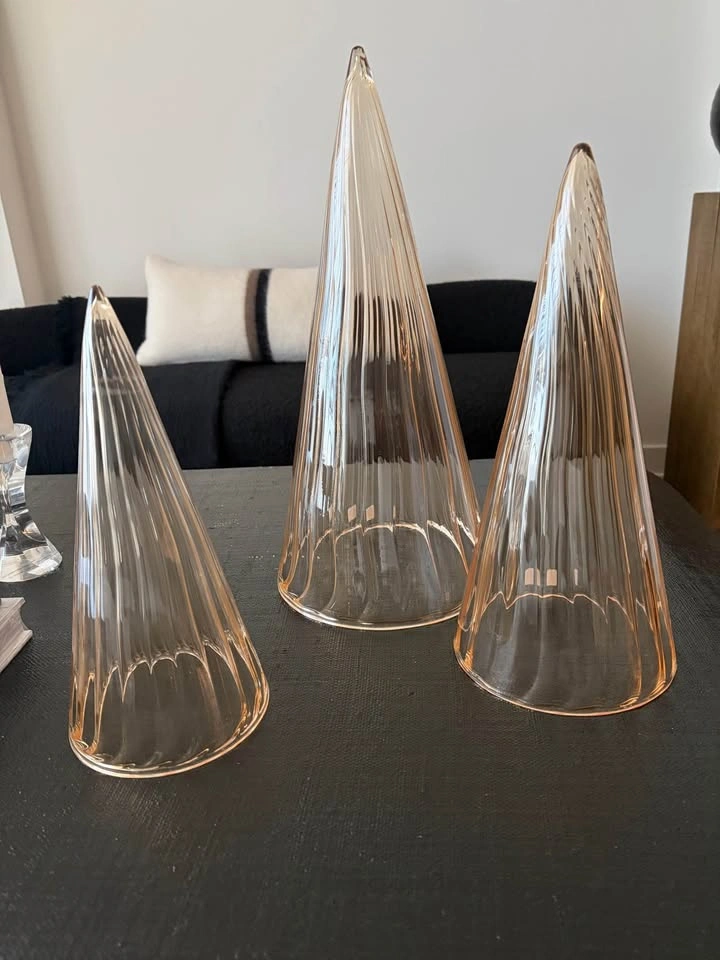 CB2 Sylvia Amber Glass Christmas Tree Figure Set Of 3 - photo 2