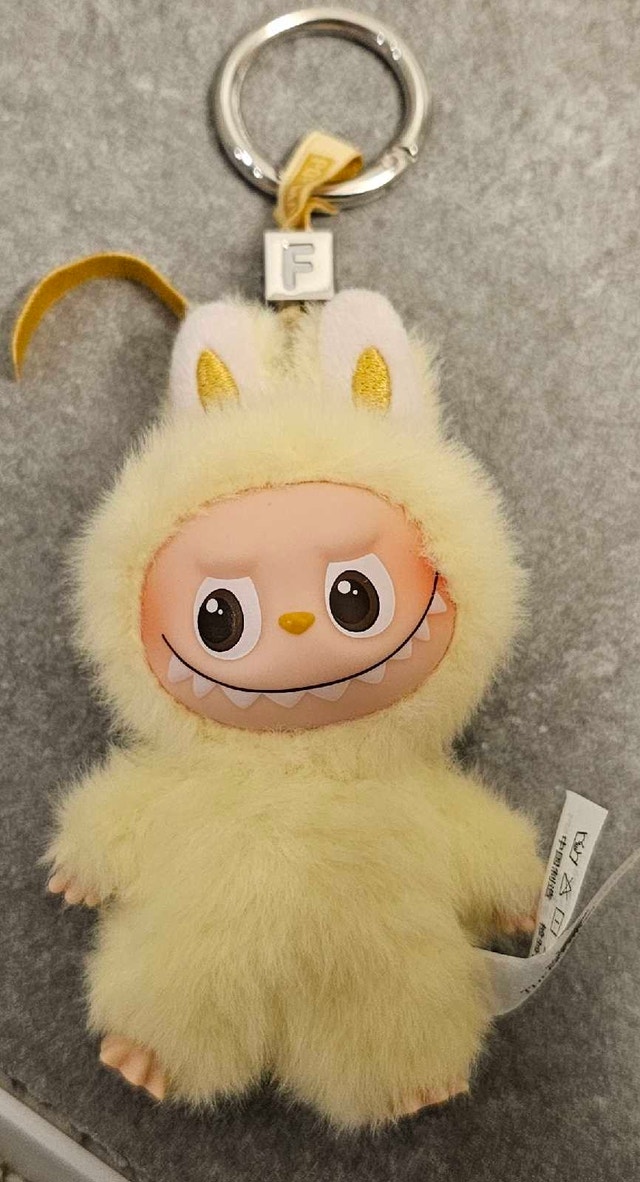 POP MART The Monsters Pin for Love Vinyl Plush Pendant - photo 3