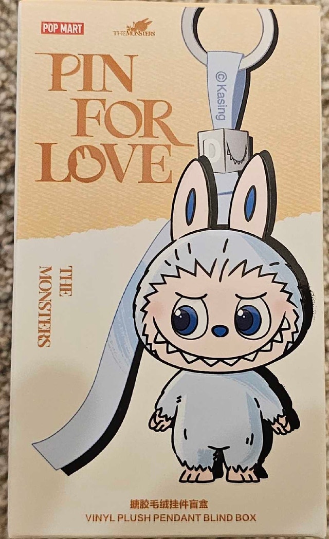 POP MART The Monsters Pin for Love Vinyl Plush Pendant - photo 4