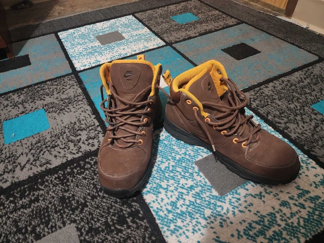 Nike Manoa Boots