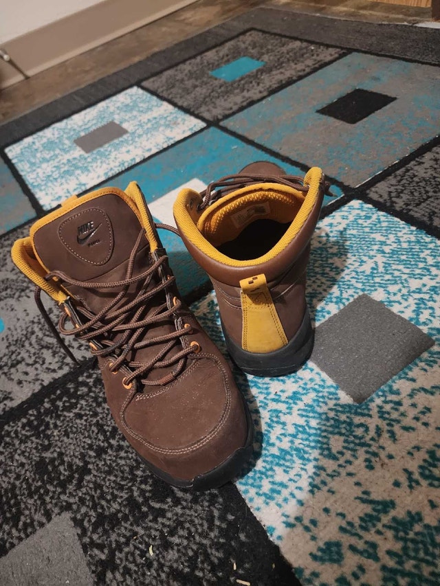 Nike Manoa Boots - photo 2