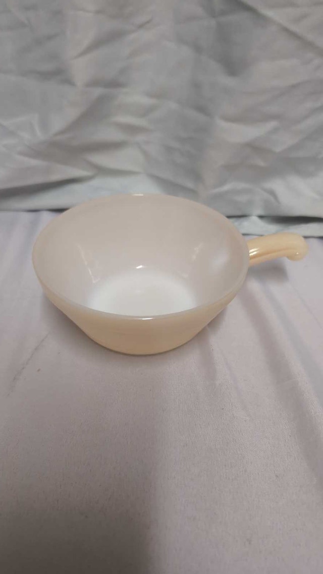Fire King Peach Lustre Beehive Soup Bowl (1)