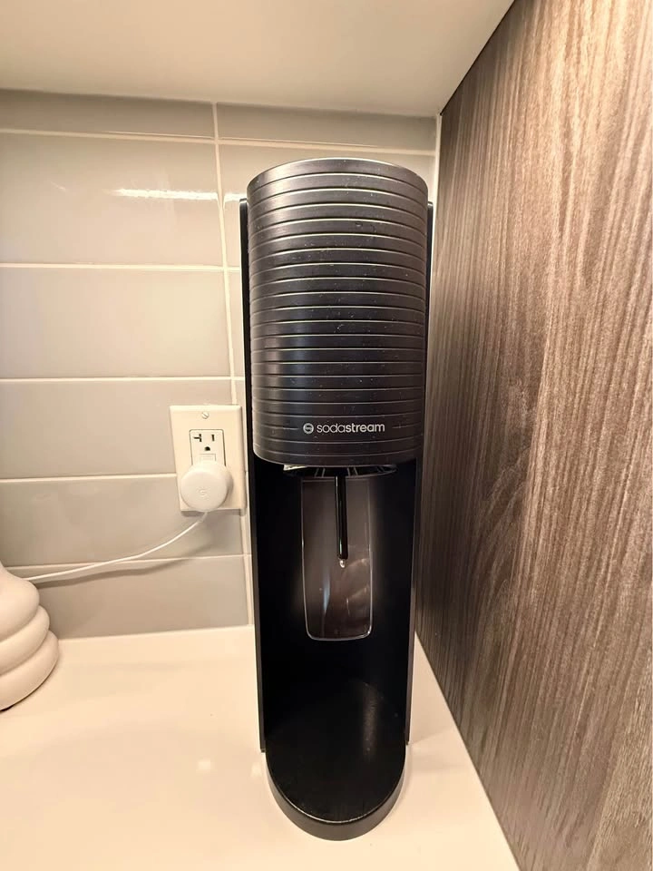 SodaStream Terra Sparkling Water Maker + CO2 + 4 Bottles - photo 3