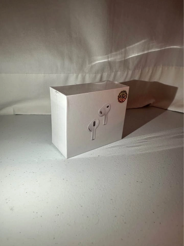AirPods Pro 3 (SEALED) - photo 4