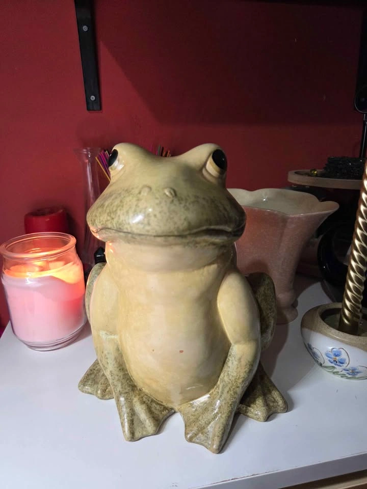 Vintage Frog Statue Collection! (Set of 3) - photo 4