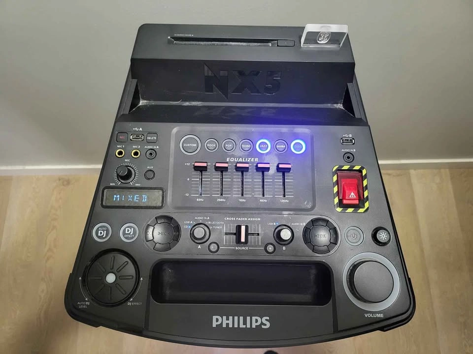 Philips NX5 Party Speaker and Wireless Microphones - photo 2