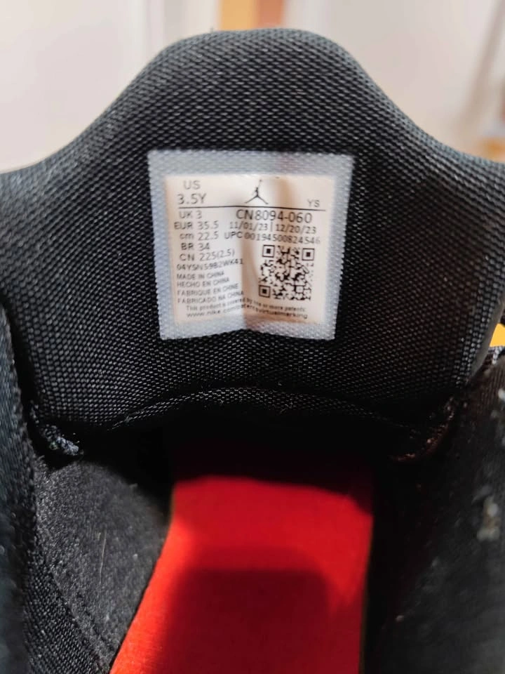 Jordan Max Aura 5 Black/Red (3.5Y) - photo 2
