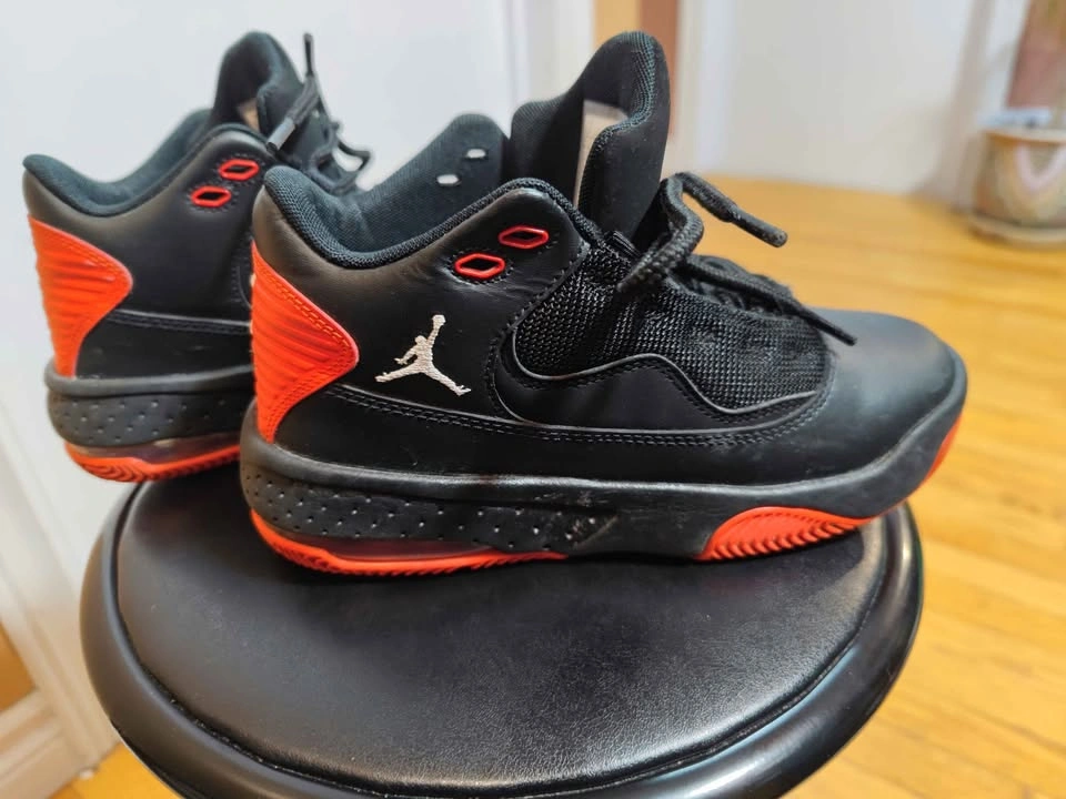 Jordan Max Aura 5 Black/Red (3.5Y) - photo 3