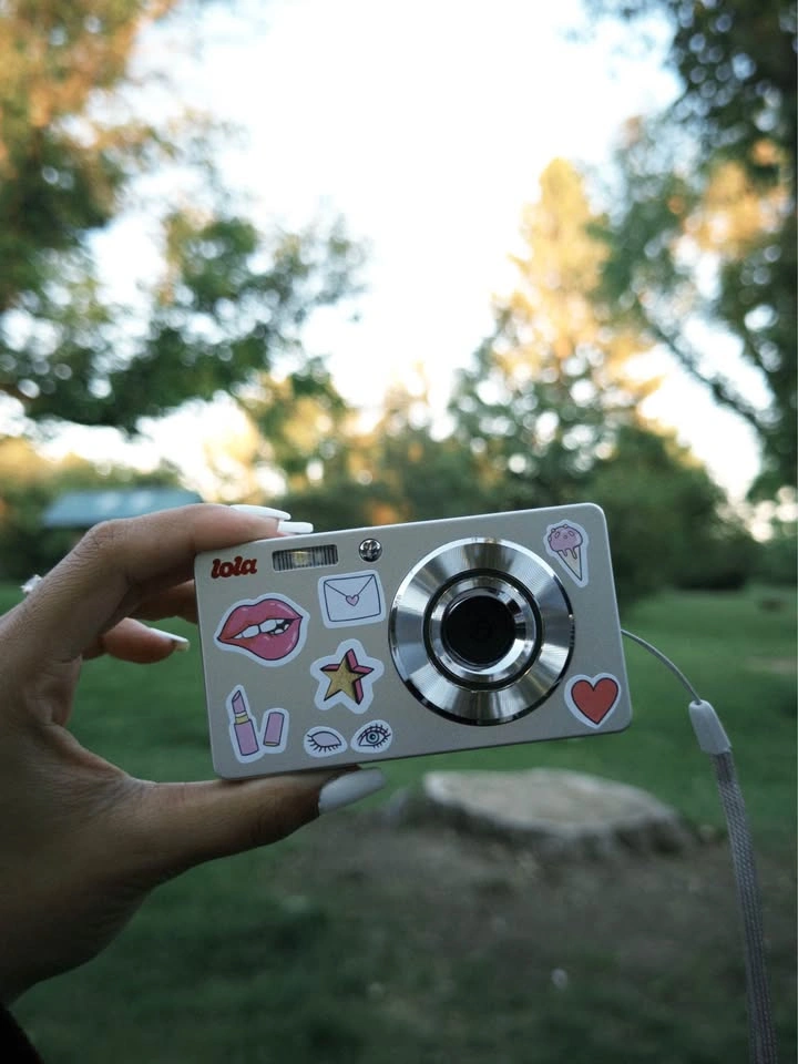 Lola Digital Camera - photo 2