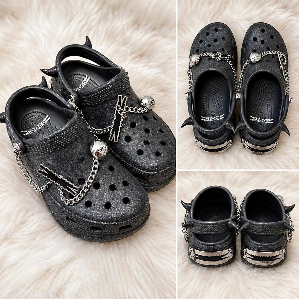 Crocs Clog (LE SSERAFIM)