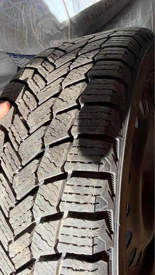 Michelin X-Ice Snow 225/45 R17 Winter Tires with Steel Rim - photo 4