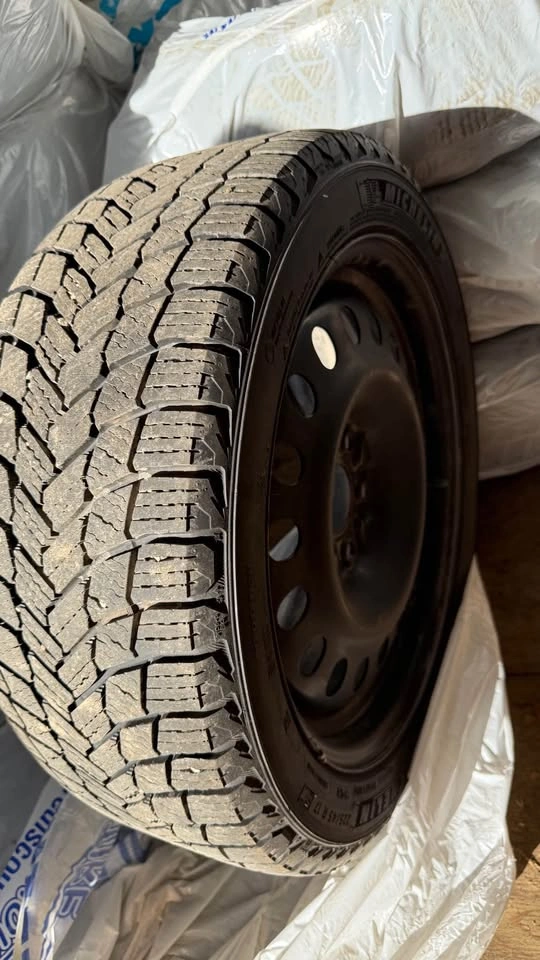 Michelin X-Ice Snow 225/45 R17 Winter Tires with Steel Rim - photo 5
