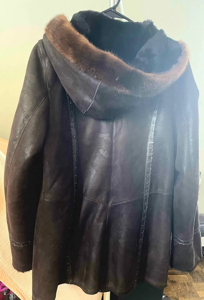 Woman's Shearling Coat Size L – Real Sheepskin, Excellent Condit - photo 3