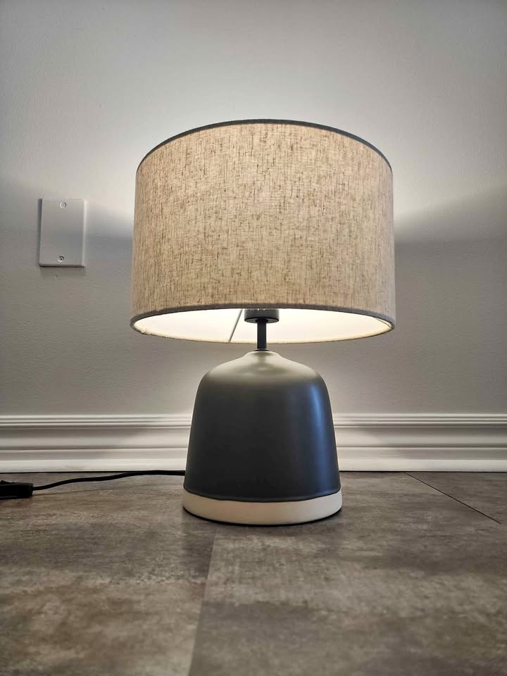 Modern Ceramic Table Lamp – Warm & Cozy Glow