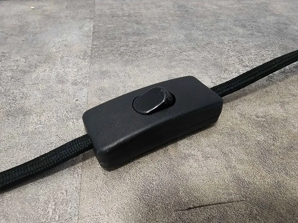 Modern Ceramic Table Lamp – Warm & Cozy Glow image indicator(3)