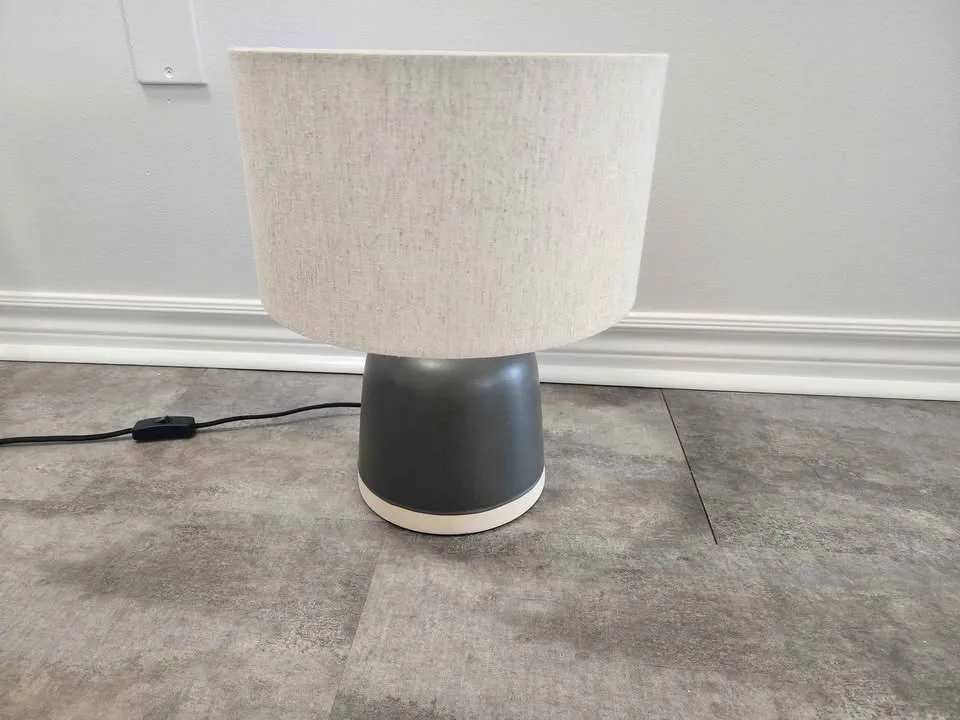 Modern Ceramic Table Lamp – Warm & Cozy Glow image indicator(4)