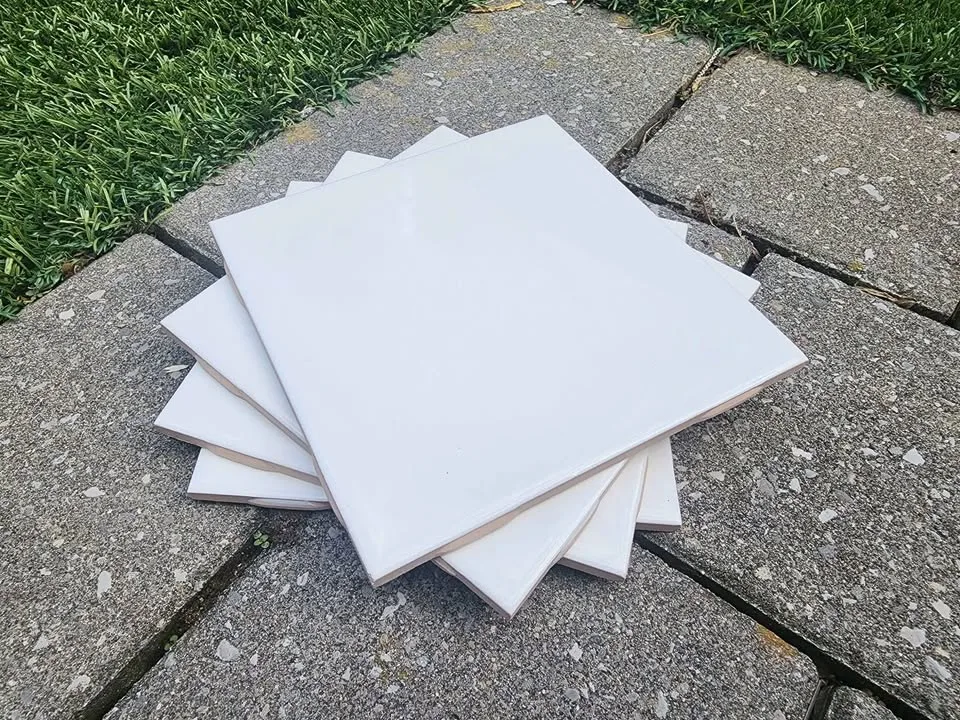 White Gloss Wall Tiles 6×6". 1Box-60 tiles. (4 boxes left) image indicator(2)