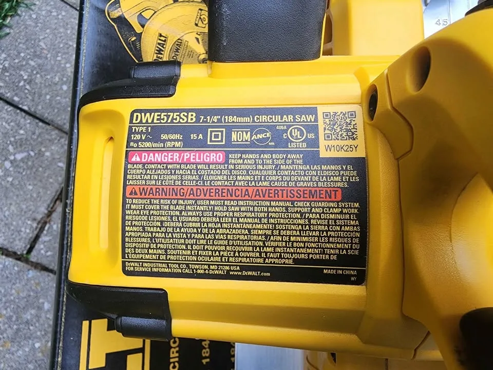 DEWALT 7-1/4" Lightweight Circular Saw image indicator(5)