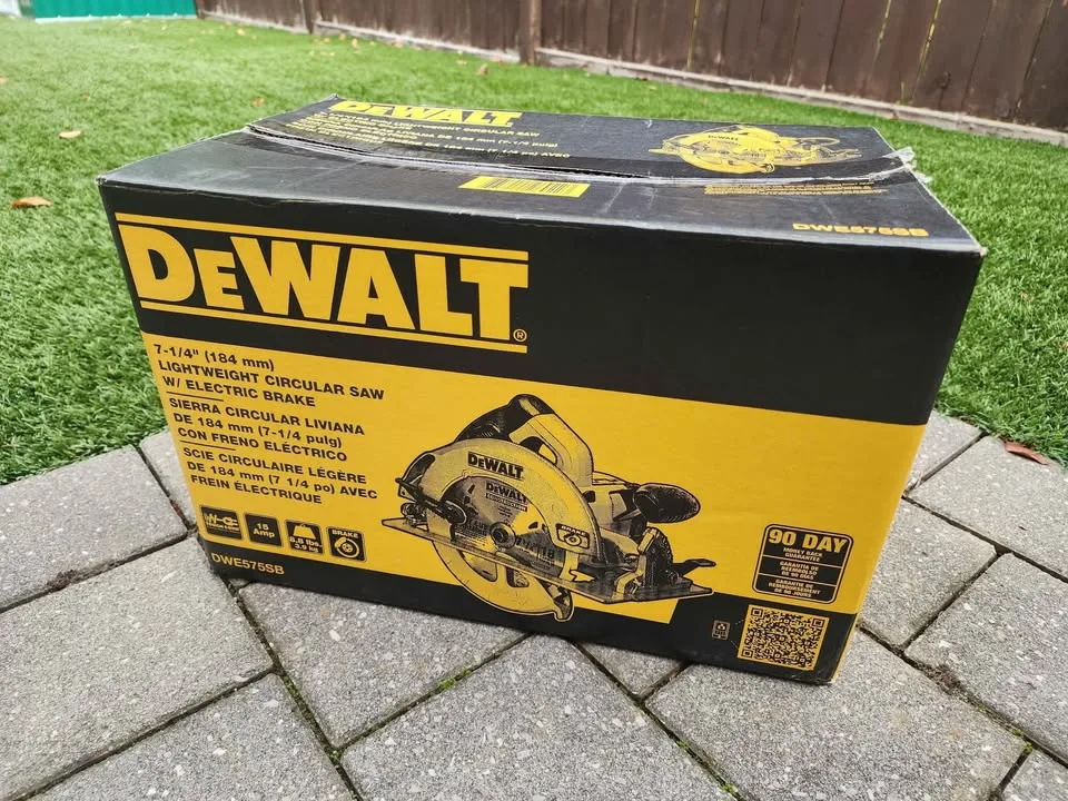 DEWALT 7-1/4" Lightweight Circular Saw image indicator(6)