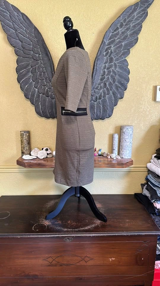 Dynamite V-Neck Dress - photo 3