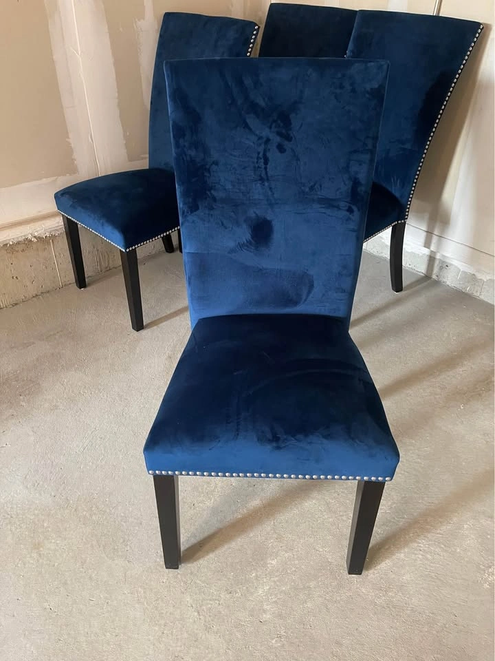 Wooden Dining Table with 4 Blue Velvet Chairs - photo 2