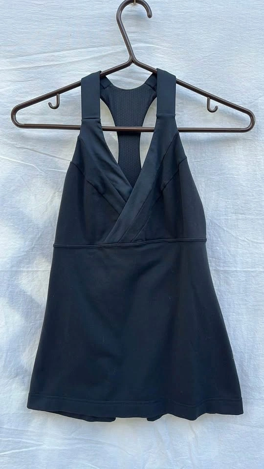 Lululemon Sleeveless Top - photo 2