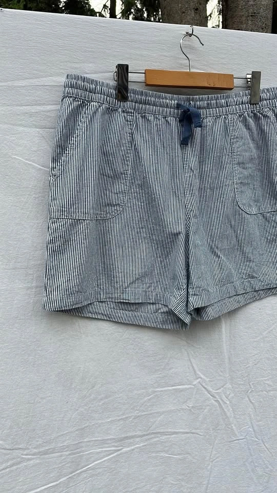 Nicole Miller Striped Shorts - photo 3