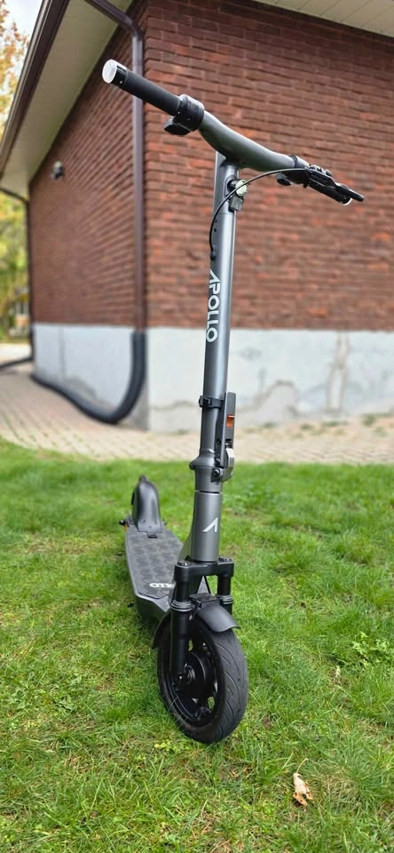 🛴 Apollo Air Pro Electric Scooter – Low Mileage – Excellent Cond - photo 2