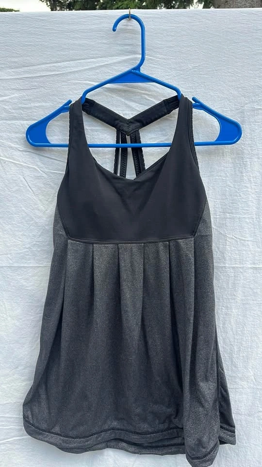 Lululemon Sleeveless Athletic Top - photo 3