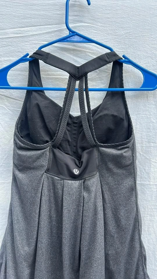 Lululemon Sleeveless Athletic Top - photo 5