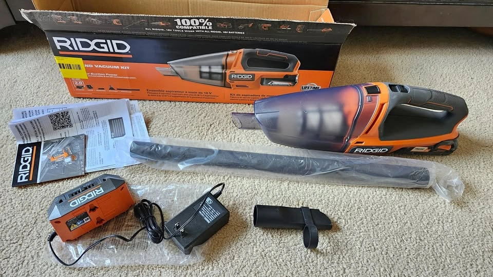 Like new RIGID hand vac! Includes Battery!