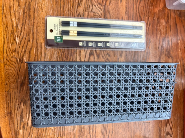 Grey Plastic Storage Basket and T&T Alloy Chopsticks