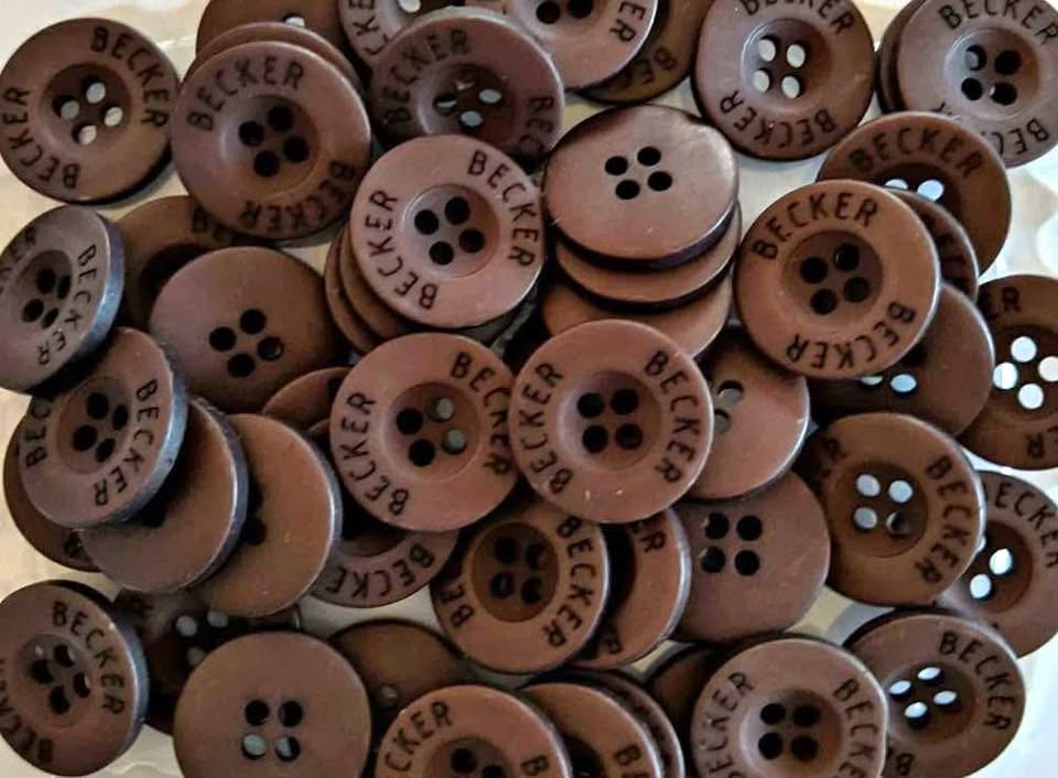 30 Brown Buttons - Resin Buttons