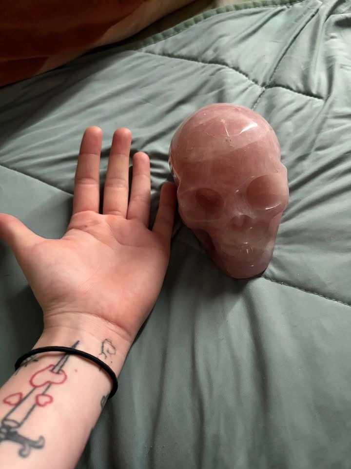 large rose quartz skull - photo 2
