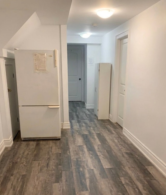 room for rent available now - photo 5