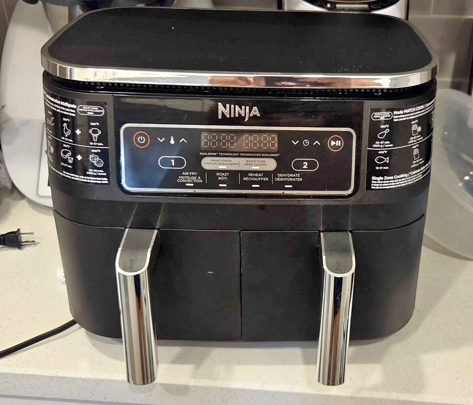 Ninja Foodi 8 Qt DualZone Air Fryer