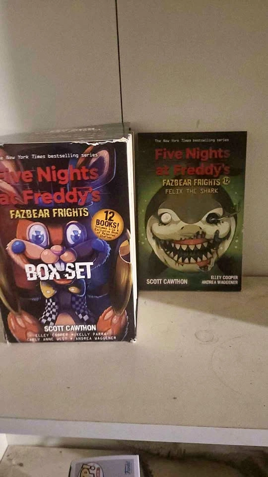 Five Nights at Freddy's Fazbear Frights 12-Book Box Set