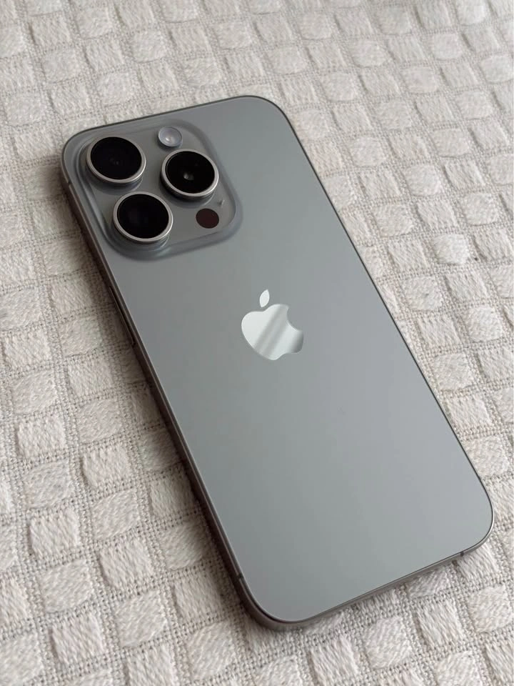 iPhone 15 Pro 128GB Natural Titanium – Unused Apple Replacement